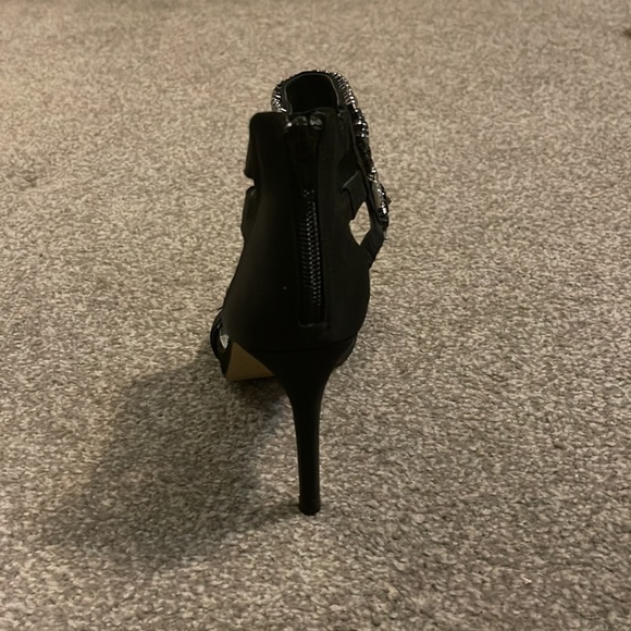 Gianni Bini heels size 7 - Picture 3 of 4